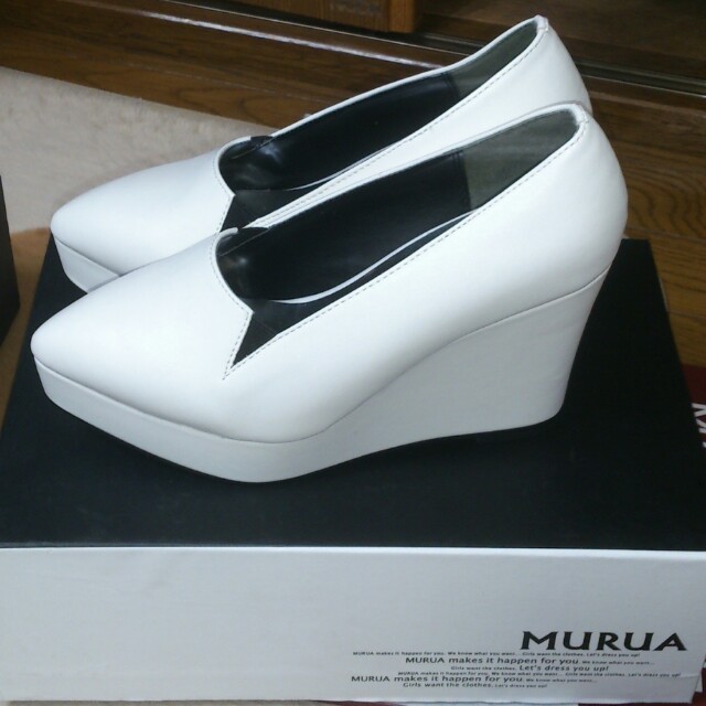 MURUA(ムルーア)のMURUA 新品パンプス約30%OFF レディースの靴/シューズ(ハイヒール/パンプス)の商品写真