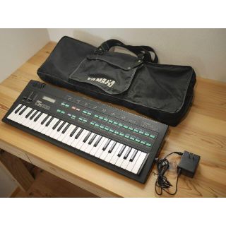 ヤマハ(ヤマハ)のYAMAHA DX100 FM音源シンセサイザー 専用ソフトケース付き(キーボード/シンセサイザー)