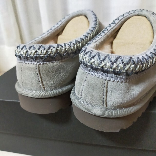 UGG(アグ)の✲新品✲ UGG  26cm ムートン タスマン メンズシューズ メンズの靴/シューズ(スリッポン/モカシン)の商品写真