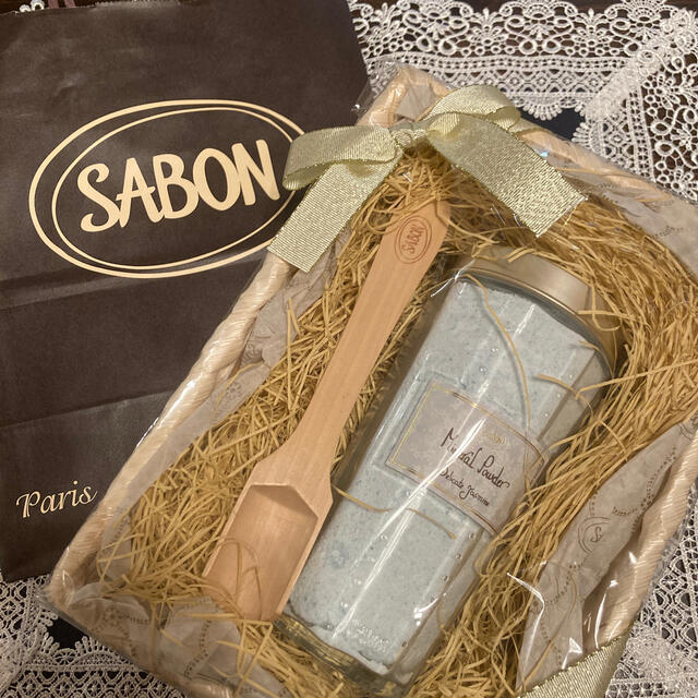 SABON(サボン)の サボン　ラッピング付き　ミネラルパウダー デリケート・ジャスミン コスメ/美容のボディケア(入浴剤/バスソルト)の商品写真