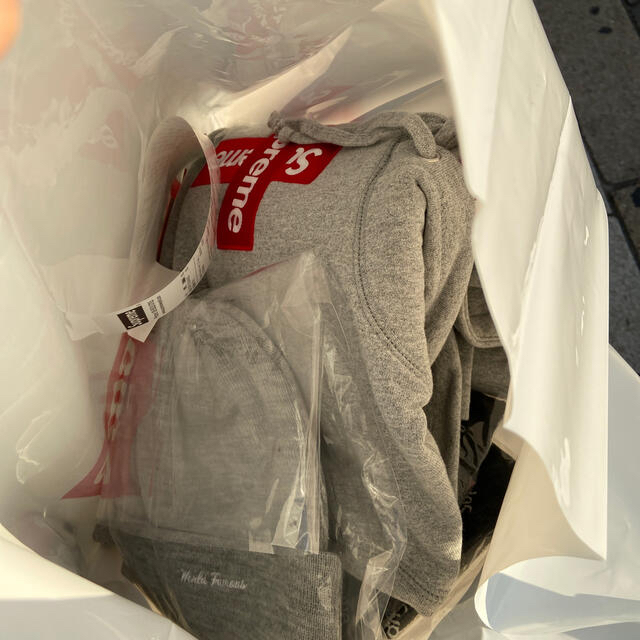 Supreme(シュプリーム)のsupreme cross box logo hoodie S サイズ メンズのトップス(パーカー)の商品写真