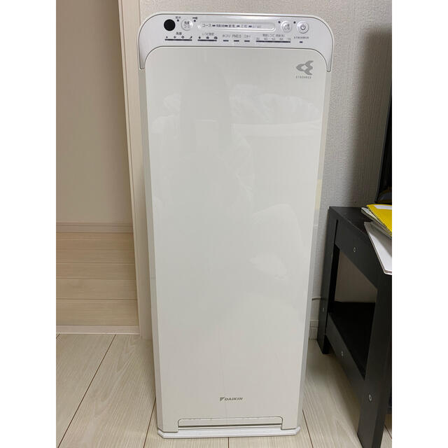 DAIKIN(ダイキン)の加湿空気清浄機　MCK55T-W　ダイキン DAIKIN スマホ/家電/カメラの生活家電(空気清浄器)の商品写真