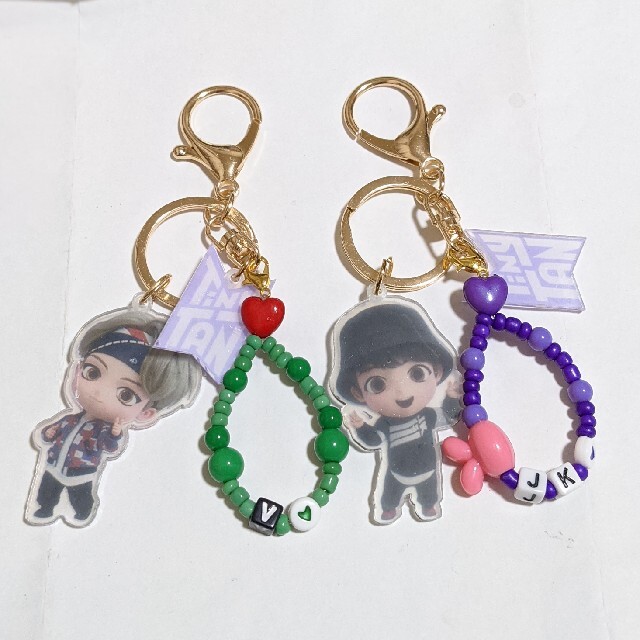 防弾少年団(BTS)(ボウダンショウネンダン)の❤るー様専用💜BTS 防弾少年団 TINY TAN キーホルダー💜 レディースのファッション小物(キーホルダー)の商品写真