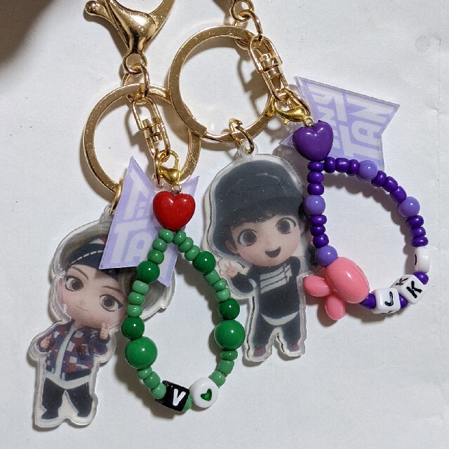 防弾少年団(BTS)(ボウダンショウネンダン)の❤るー様専用💜BTS 防弾少年団 TINY TAN キーホルダー💜 レディースのファッション小物(キーホルダー)の商品写真