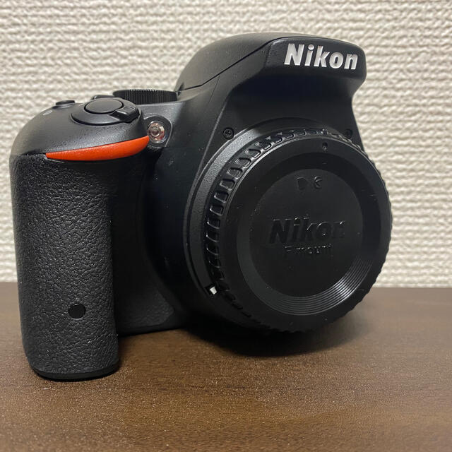 Nikon(ニコン)のNikon D5500 18-55 VR2 レンズキット BLACK スマホ/家電/カメラのカメラ(デジタル一眼)の商品写真