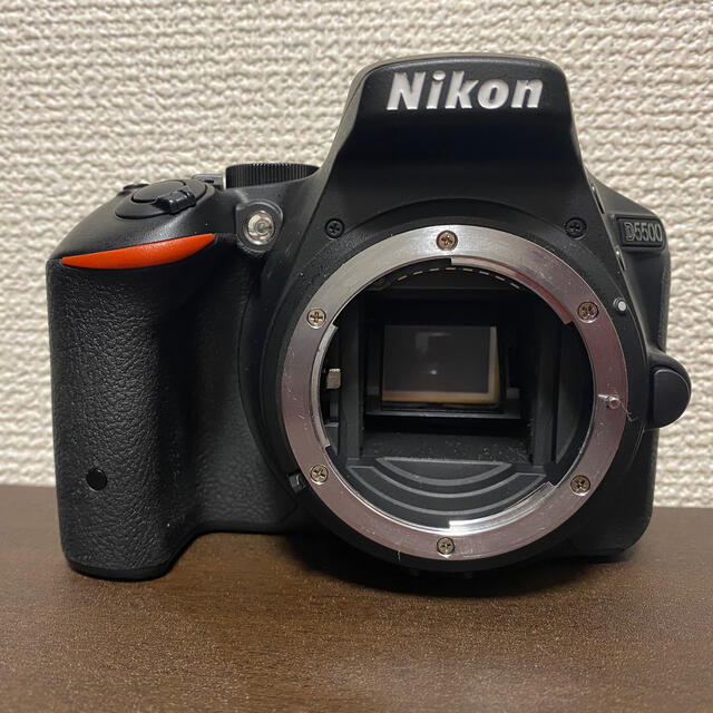 Nikon(ニコン)のNikon D5500 18-55 VR2 レンズキット BLACK スマホ/家電/カメラのカメラ(デジタル一眼)の商品写真