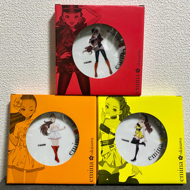 安室奈美恵 emina 限定絵皿3枚セット エンタメ/ホビーのタレントグッズ(ミュージシャン)の商品写真