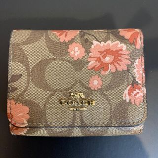 コーチ(COACH)のコーチ　COACH  花柄　コンパクト　三つ折り　ウォレット　(財布)