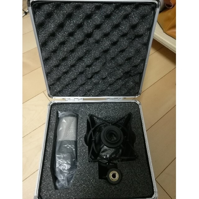 AKG P220　マイク