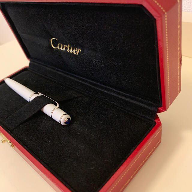 Cartier(カルティエ)の【新品・未使用】Cartier ボールペン　ホワイト インテリア/住まい/日用品の文房具(ペン/マーカー)の商品写真