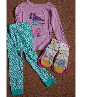 ベビーギャップ(babyGAP)のbaby gapのパジャマと新品靴下セットで♪(パジャマ)