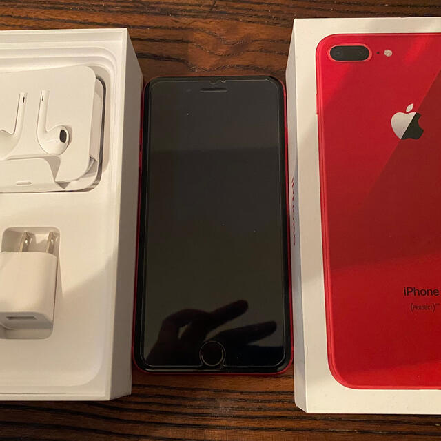 iPhone(アイフォーン)の箱付属品おまけつきiPhone 8 Plus 64GB レッド 赤 限定色 スマホ/家電/カメラのスマートフォン/携帯電話(スマートフォン本体)の商品写真