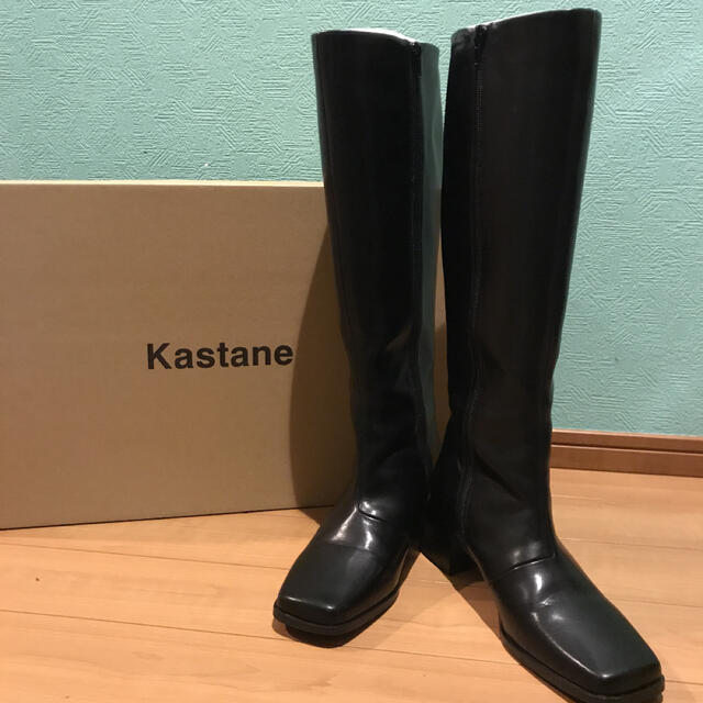 Kastane(カスタネ)のフェイクレザースクエアロングブーツ レディースの靴/シューズ(ブーツ)の商品写真