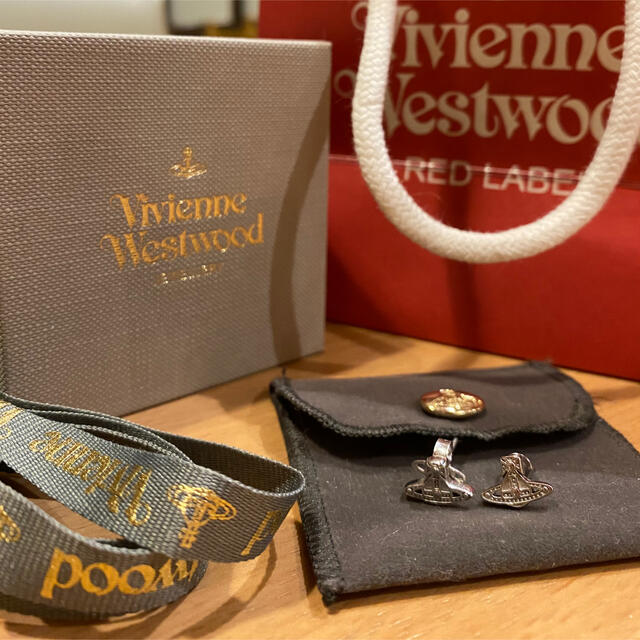 Vivienne Westwood(ヴィヴィアンウエストウッド)の⭕️お値下げ【VIVIENNE WESTWOOD  OSLO ピアス　シルバー】 メンズのアクセサリー(ピアス(両耳用))の商品写真