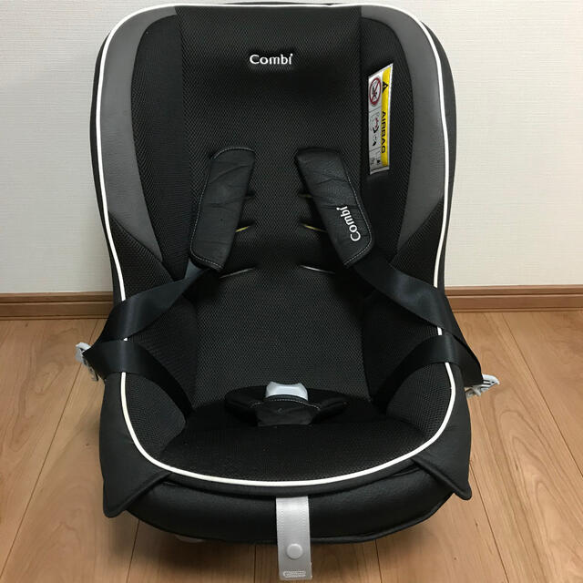 combi(コンビ)の【ようちん様専用】コンビ　ミニマグランデ　EG　チャイルドシート キッズ/ベビー/マタニティの外出/移動用品(自動車用チャイルドシート本体)の商品写真