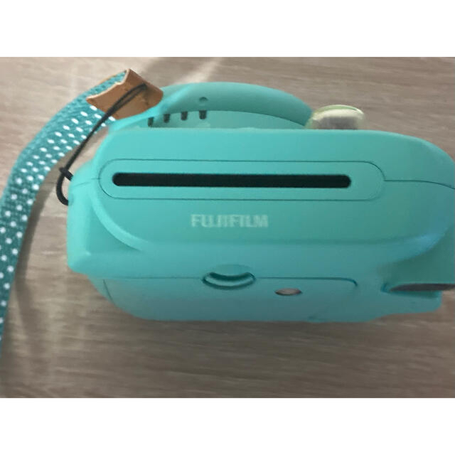 富士フイルム(フジフイルム)のチェキ　instax mini8＋⭐︎値下げ⭐︎ スマホ/家電/カメラのカメラ(フィルムカメラ)の商品写真