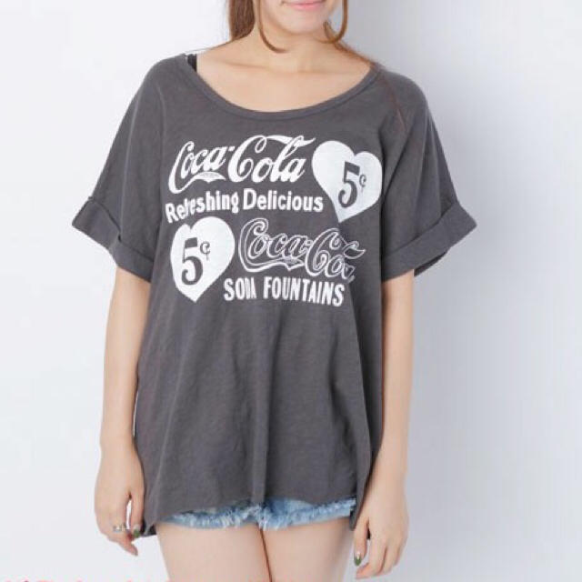 MILKFED.(ミルクフェド)のmilkfed×コカコーラ コラボTee レディースのトップス(Tシャツ(半袖/袖なし))の商品写真
