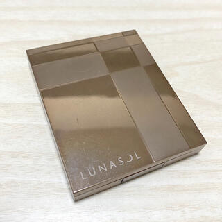 ルナソル(LUNASOL)のルナソル スキンモデリングアイズ 01 beige(アイシャドウ)
