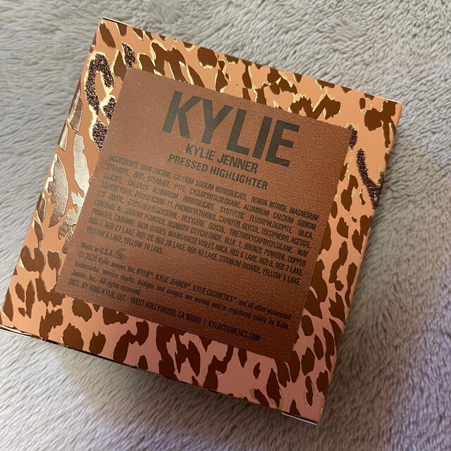 Kylie Cosmetics(カイリーコスメティックス)のKYLIECOSMETICS HIGHLIGHTER hear me roar  コスメ/美容のベースメイク/化粧品(フェイスカラー)の商品写真