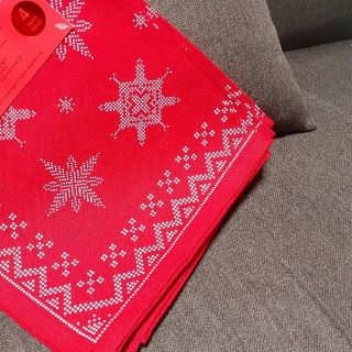 ザラホーム(ZARA HOME)のZARAHOME　クリスマス　新品未使用テーブルクロス　ランチョンマットセット(テーブル用品)