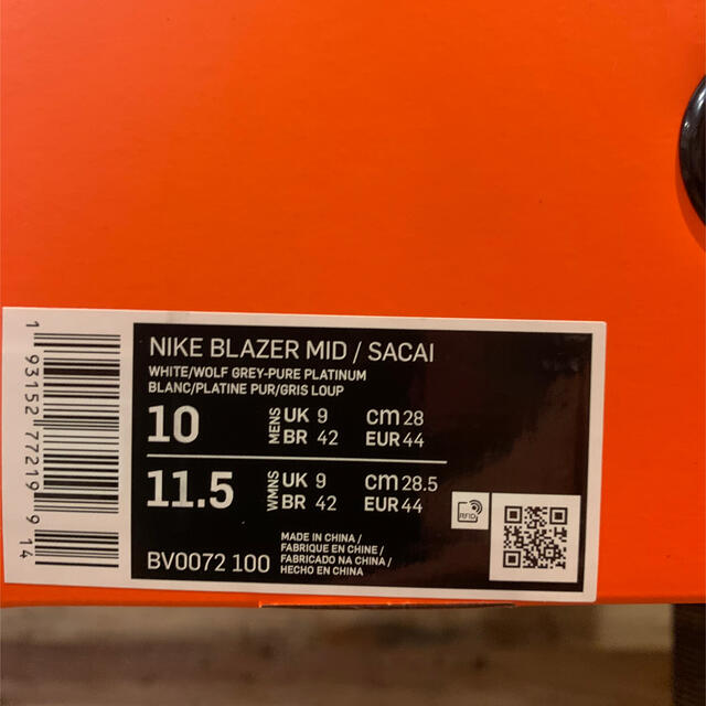 NIKE(ナイキ)のNIKE×SACAI BLAZER MID WHITE/GLAY 28.0cm メンズの靴/シューズ(スニーカー)の商品写真