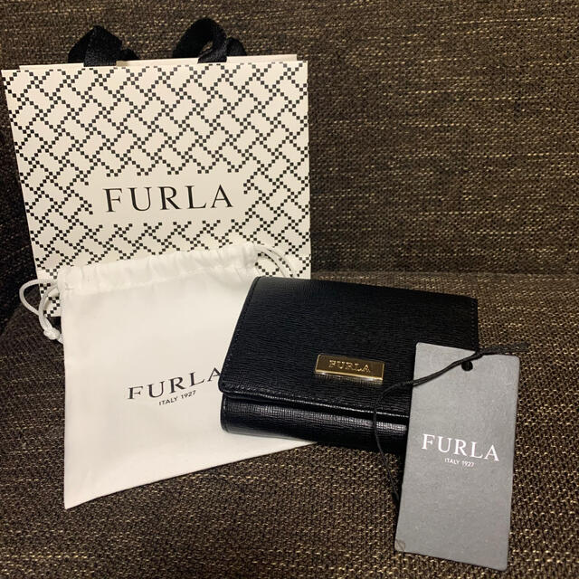 新品 未使用品！FURLA 三つ折財布