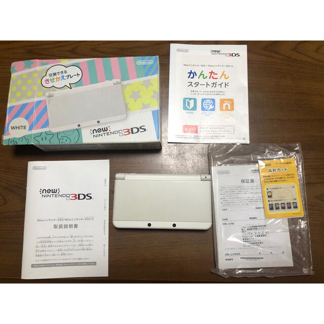 ニンテンドー3DS(ニンテンドー3DS)のニンテンドー3DS ホワイト エンタメ/ホビーのゲームソフト/ゲーム機本体(携帯用ゲーム機本体)の商品写真