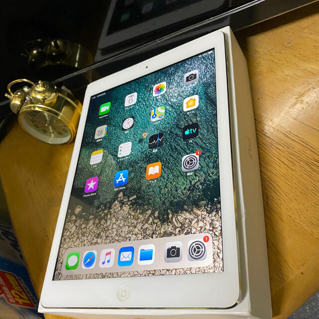 【メーカー公式ショップ】 iPad - 準美品　iPad  Air  16GB  WIFIモデル　アイパッド　エア タブレット