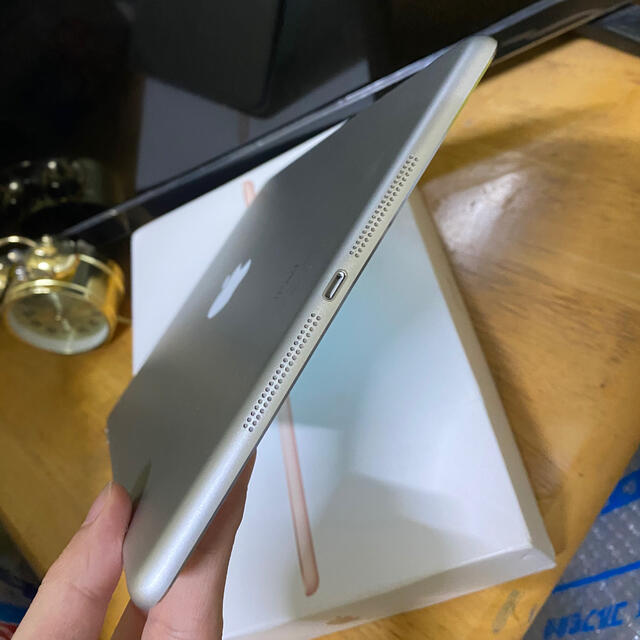 iPad(アイパッド)の準美品　iPad  Air  16GB  WIFIモデル　アイパッド　エア スマホ/家電/カメラのPC/タブレット(タブレット)の商品写真