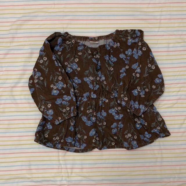 テータテート  バースデイ　トップス　花柄 キッズ/ベビー/マタニティのベビー服(~85cm)(Ｔシャツ)の商品写真