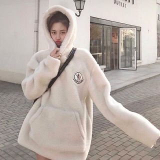 モンクレール(MONCLER)のモンクレ モンクレール MONCLER トレーナー ボア オーバーサイズ フード(トレーナー/スウェット)