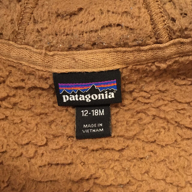 patagonia(パタゴニア)のパタゴニア　クマ　ボア  フリース  キッズ/ベビー/マタニティのベビー服(~85cm)(ジャケット/コート)の商品写真