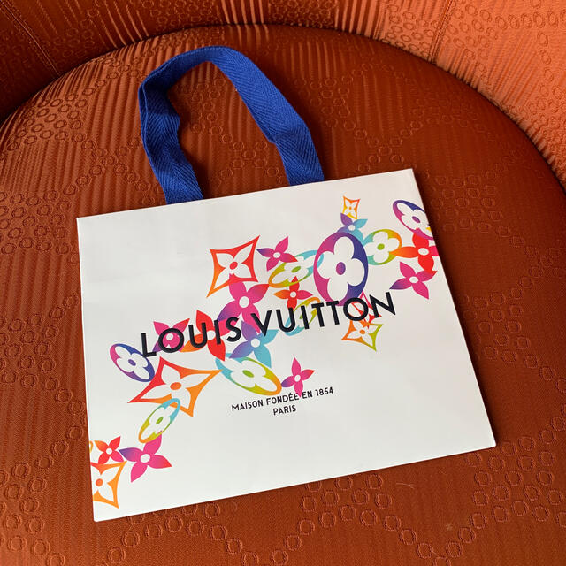 LOUIS VUITTON(ルイヴィトン)のルイヴィトン 紙袋 ショッパー ショップ袋2020年クリスマス数量限定デザイン  レディースのバッグ(ショップ袋)の商品写真