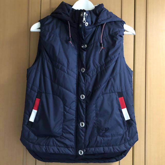 TOMMY HILFIGER(トミーヒルフィガー)の【パンダ様専用】TOMMY HILFIGER ネイビー　レディース　Lサイズ レディースのジャケット/アウター(ダウンベスト)の商品写真