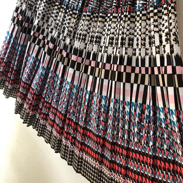 RITSUKO SHIRAHAMA(リツコシラハマ)のリツコシラハマ☆プリーツスカート☆サイズ2 レディースのスカート(ロングスカート)の商品写真