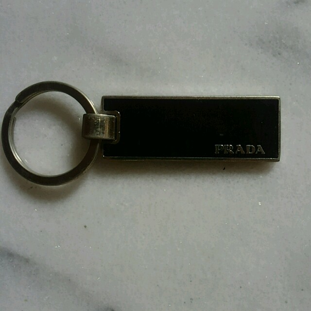 PRADA(プラダ)のソフィア様専用。プラダキーホルダー メンズのファッション小物(キーホルダー)の商品写真