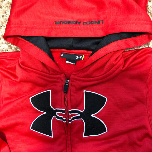 UNDER ARMOUR(アンダーアーマー)のUNDER ARMOUR キッズ　パーカー キッズ/ベビー/マタニティのキッズ服男の子用(90cm~)(ジャケット/上着)の商品写真