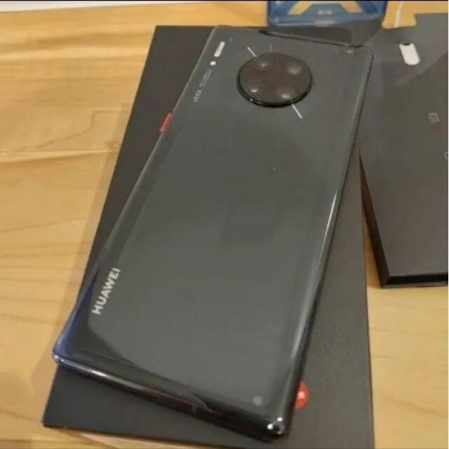 taketeac様Huawei Mate30 pro 5G 美品 スマホ/家電/カメラのスマートフォン/携帯電話(スマートフォン本体)の商品写真