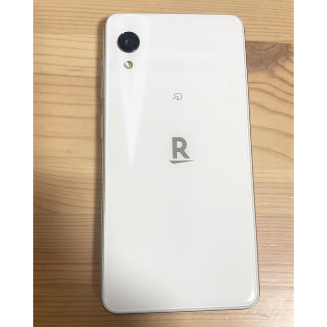 Rakuten(ラクテン)のRakuten Mini クールホワイト スマホ/家電/カメラのスマートフォン/携帯電話(スマートフォン本体)の商品写真