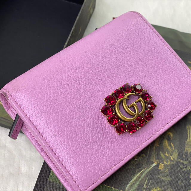 Gucci(グッチ)の"GUCCI限定デザイン"ビジューデザインお財布🤍ピンク / グッチ レディースのファッション小物(財布)の商品写真