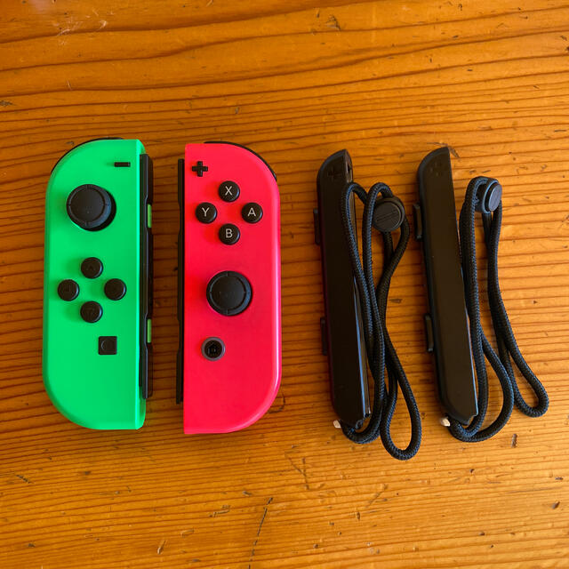 Nintendo Switch(ニンテンドースイッチ)のジョイコン　L/R  スプラトゥーンカラー エンタメ/ホビーのゲームソフト/ゲーム機本体(その他)の商品写真