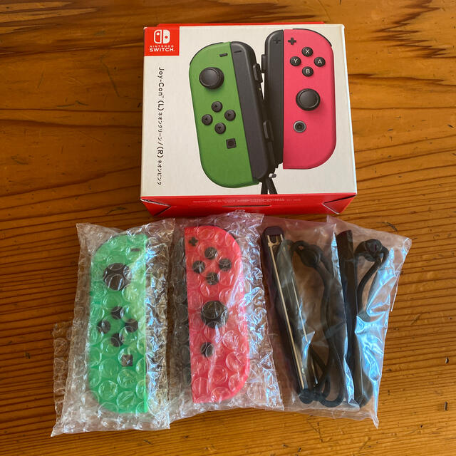 Nintendo Switch(ニンテンドースイッチ)のジョイコン　L/R  スプラトゥーンカラー エンタメ/ホビーのゲームソフト/ゲーム機本体(その他)の商品写真