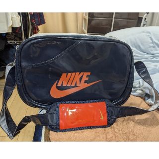 ナイキ(NIKE)のナイキ　エナメルバッグ(ショルダーバッグ)