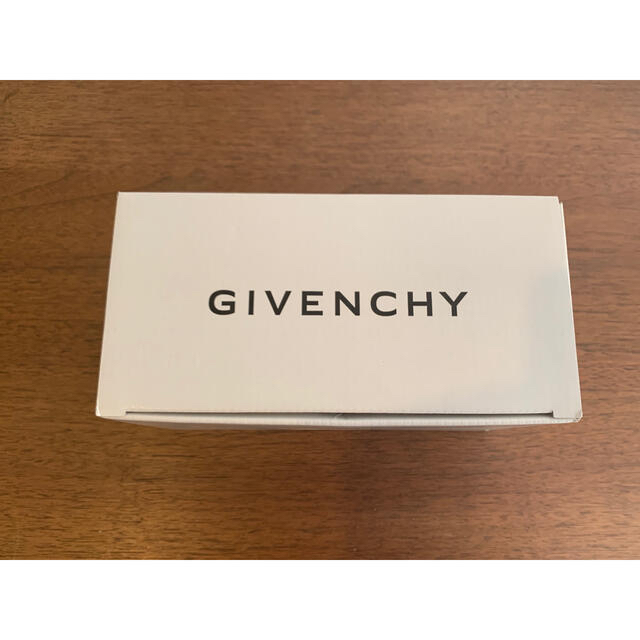 GIVENCHY(ジバンシィ)の【新品未使用】GIVENCHY ジバンシー ペアマグカップ インテリア/住まい/日用品のキッチン/食器(グラス/カップ)の商品写真