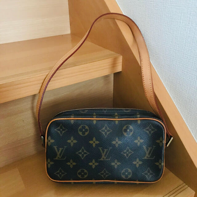 LOUIS VUITTON(ルイヴィトン)のLOUIS VUITTON バッグ ポシェット・シテ　モノグラムショルダーバッグ レディースのバッグ(ショルダーバッグ)の商品写真