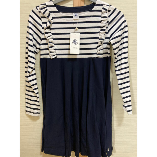 PETIT BATEAU(プチバトー)の専用　プチバトー　新品タグ付きワンピース　8ans/128cm キッズ/ベビー/マタニティのキッズ服女の子用(90cm~)(ワンピース)の商品写真