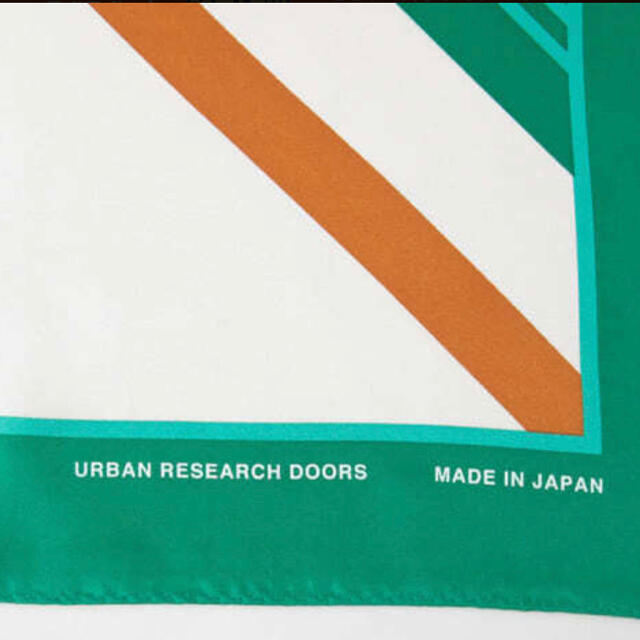 URBAN RESEARCH DOORS(アーバンリサーチドアーズ)のURBAN RESARCH DOORS スカーフ　グリーン  アーバンリサーチ レディースのファッション小物(バンダナ/スカーフ)の商品写真