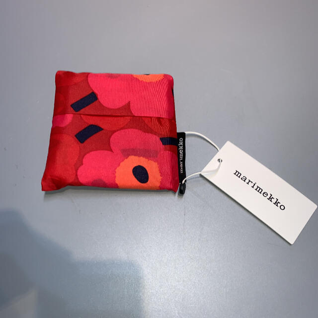 marimekko(マリメッコ)のマリメッコ エコバッグ　ウニッコ　レッド レディースのバッグ(エコバッグ)の商品写真