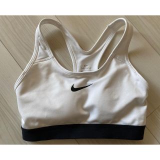 ナイキ(NIKE)のNIKEスポーツブラ(トレーニング用品)