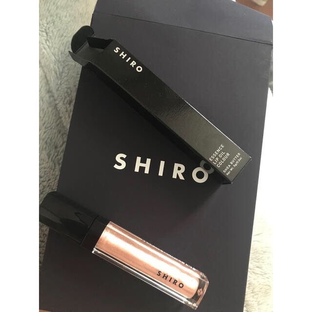 shiro(シロ)のSHIRO リップ美容液　エッセンスリップ　オイルカラー　 コスメ/美容のスキンケア/基礎化粧品(リップケア/リップクリーム)の商品写真